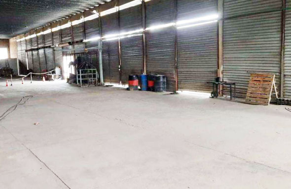 TERRENOS C/ 4.882,85 m² e 1.927 m² em Araras/SP e TERRENO c/ 10.500 m² A.T. e 1.067,38 m² A.C. em Uberlândia/MG