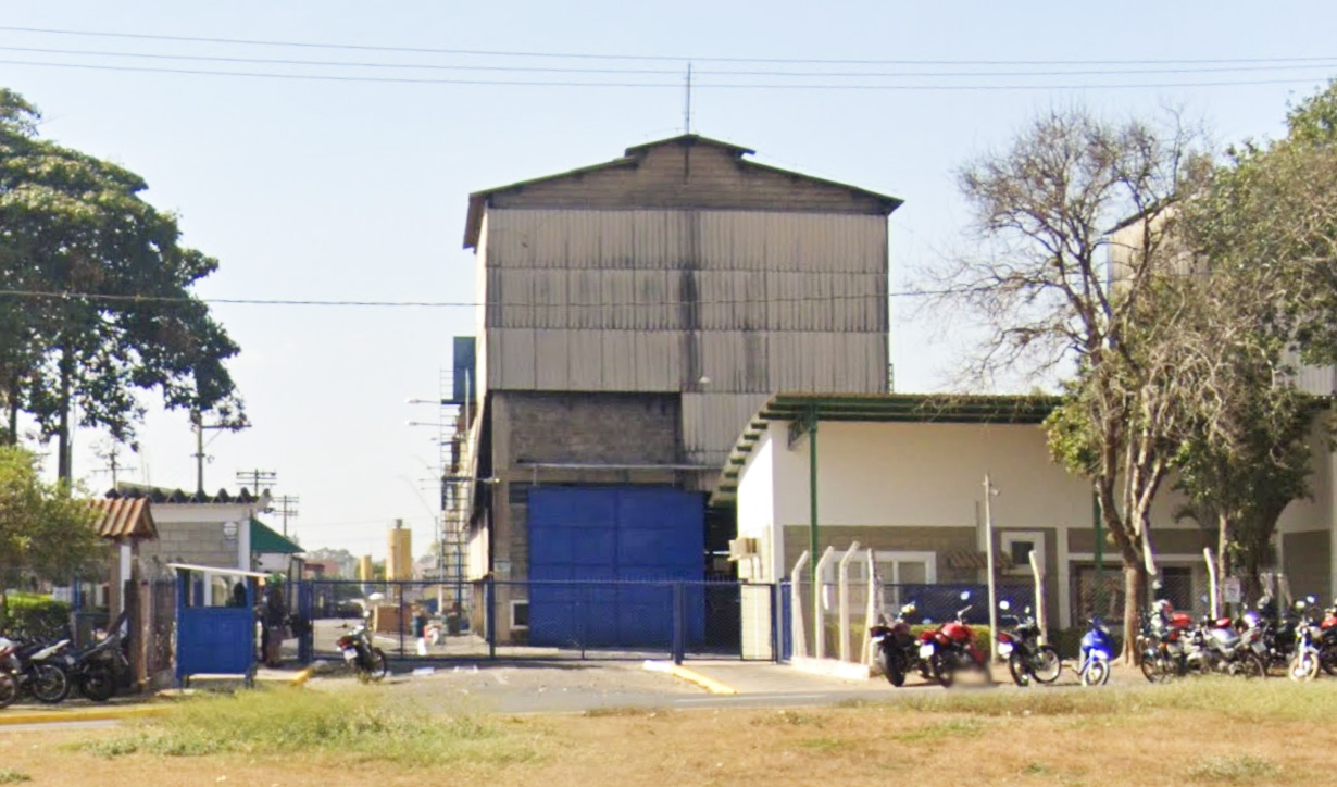 IMÓVEL - CONJUNTO INDUSTRIAL c/ 20.035,73 m² A.T., Bairro Jd. do Bosque - LEME/SP
