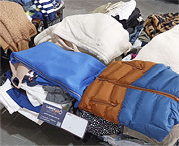 ROUPAS DIVERSAS (MASCULINAS, FEMININAS E INFANTIS).