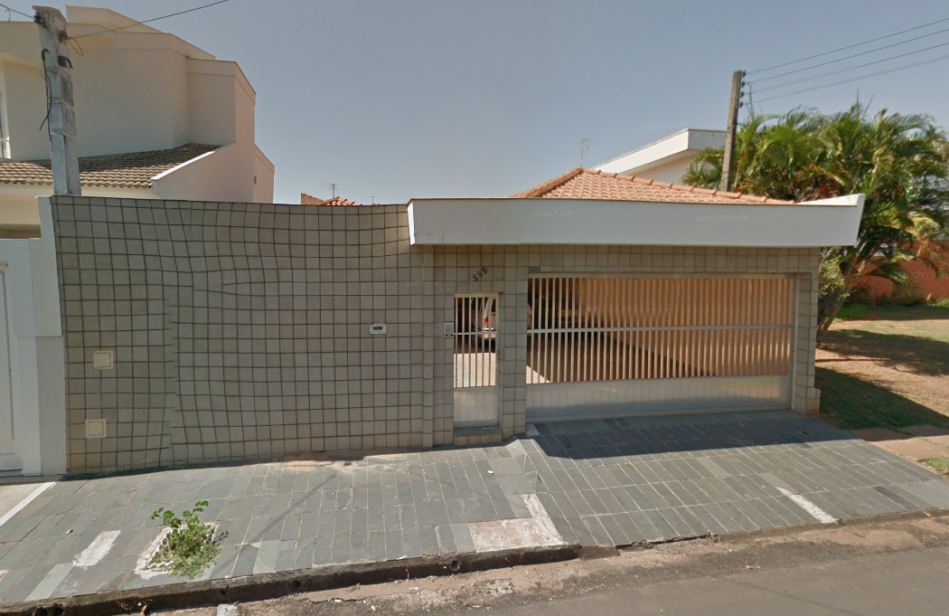 50% DOS DIREITOS SOBRE O IMÓVEL  (CASA C/  360 m²  A.T. E 303,10 m² A.C. EM BIRIGUI/SP