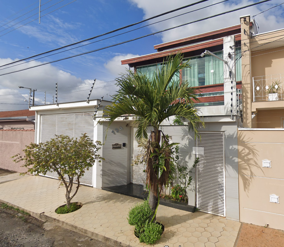 CASA C/ 270 m²  em Mogi Guaçu/SP
