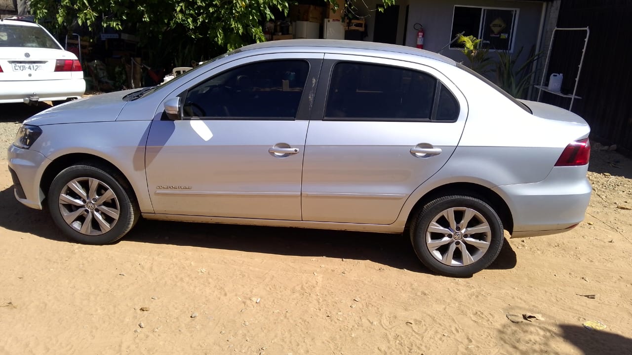 VOYAGE CONFORTLINE 1.0 T.FLEX 12V 4p. ANO/MODELO: 2017/2018 - PRATA.  ALCOOL / GASOLINA