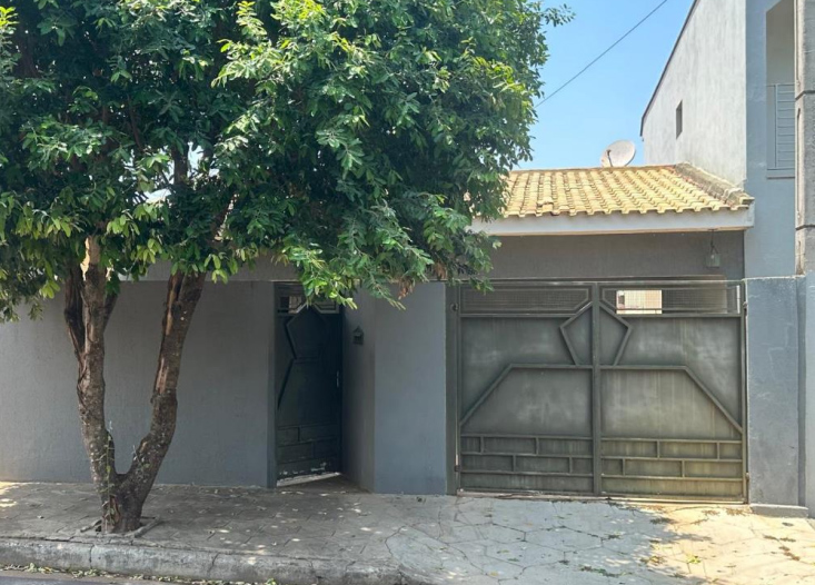 50% SOBRE CASA 300 m² A.T. e 105 m² A.C. EM CLEMENTINA/SP