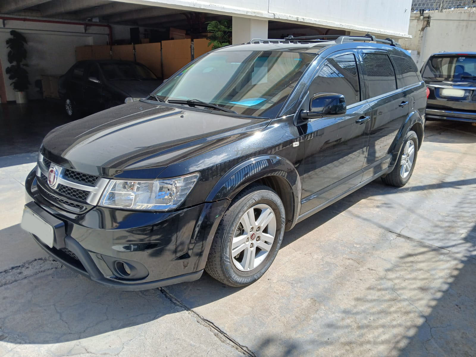 FIAT FREEMONT PRECISIO BLINDADO ANO/MOD 2013 E  CHRYSLER TOWN COUNTRY. BLINDADO. ANO/MOD 2012