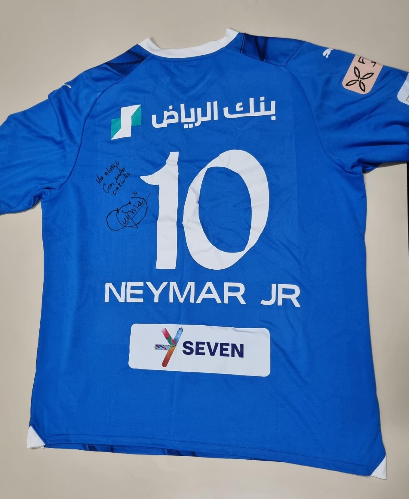 CAMISETA AUTOGRAFADA DO JOGADOR NEYMAR JR - CLUBE AL-HILAL, DA ARÁBIA SAUDITA.