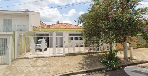 Lote 001 - parte ideal de 25% de terreno e uma casa com 159,92m² de construção em marília/sp