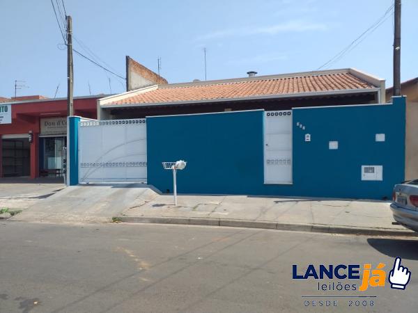 CASA COM 250,00 M² A.T NO JARDIM VILA REAL- BOTUCATU/SP